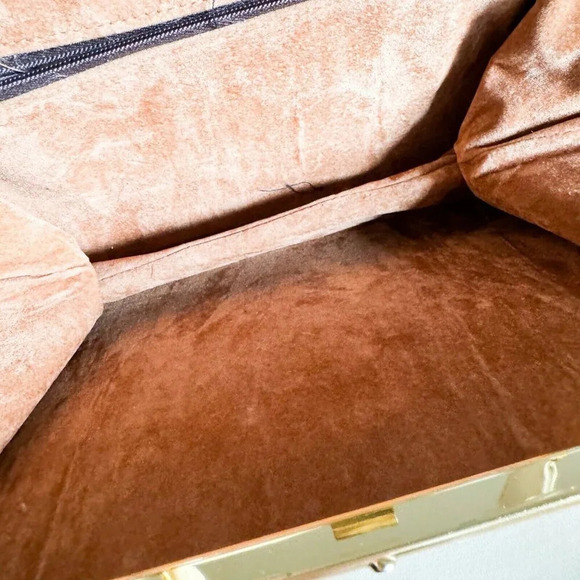 Vintage White Faux  Leather rectengular Top Handle Bag - Picture 7 of 7